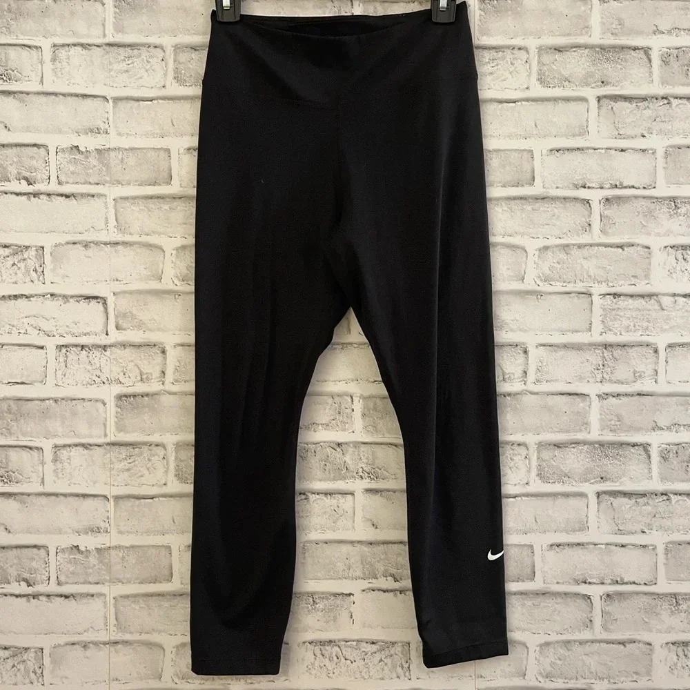Women’s Nike Dri-Fit black athletic leggings, 22”, Size Small